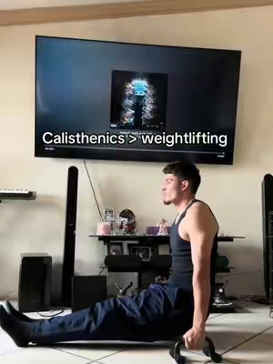 Practice calisthenics. Not saying weightlifting is bad, it is great to do both!💪🏼 #calisthenics #Fitness #fitnessmotivaton #tiktokmademebuyit #fy 