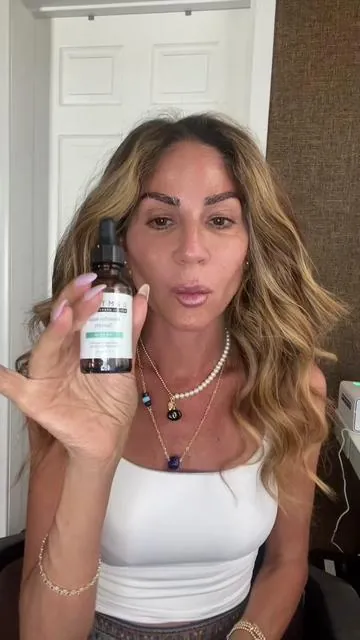 @DRMTLGY Needle-Less Serum vs Needle-Less Growth Factor Serum. Do you really need both? Here’s what each one does individually, and how they fit together in your routine. #tiktokshopcreatorpicks #growthfactors #drmtlgy #needlelessserum #skinrejuvenation 