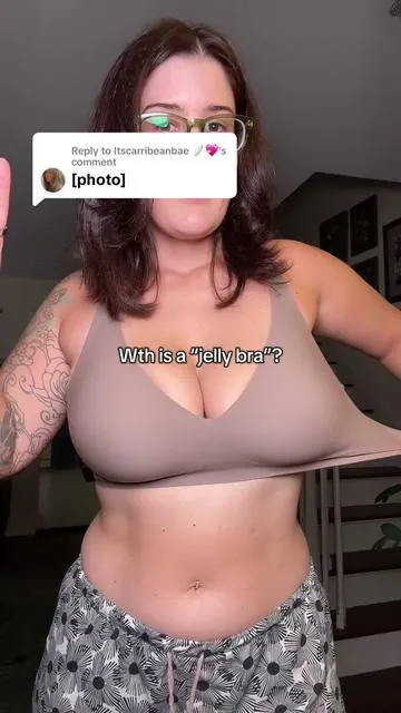 Replying to @Itscarribeanbae 🪽💖 #vrcomfy #jellybra #wirelessbra #brareview #comfybra 