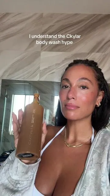 okay I understand the hype now. This body wash is insane! If you like a vanilla scent you are going to be obsessed with this #vanillascent #bodywash #cyklar #bodycareproducts 