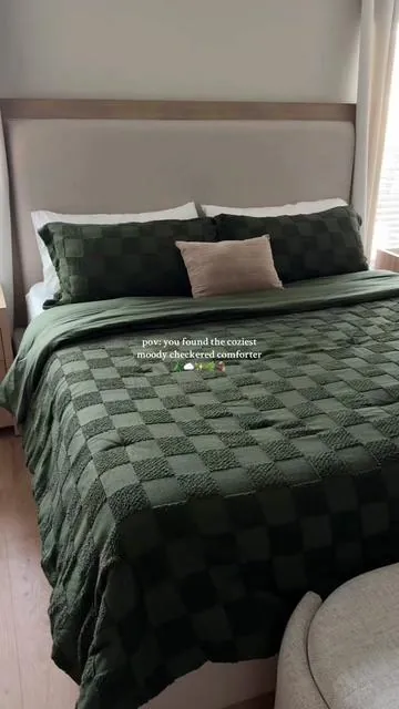 in love with this comforter ☁️ so soft, cozy & beautiful ✨🌿 #comforterset #comforter #bedding #beddingset #bedsure 