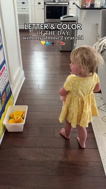 Don’t mind the bed head we love waking up to a new letter of the day! 🥹😍 At her age this alphabet pocket chart will grow with her! Letter recognition, new words with visuals, phonics, upper case & lower case letters, etc! ✨  #toddlerlearning #alphabet #23monthsold #toddlerlearningactivities #alphabetpocketchart  