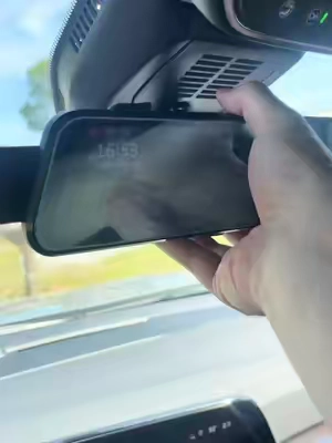 Life saver and the display is huge #dashcam #dashcamera #mirrorcashcam 