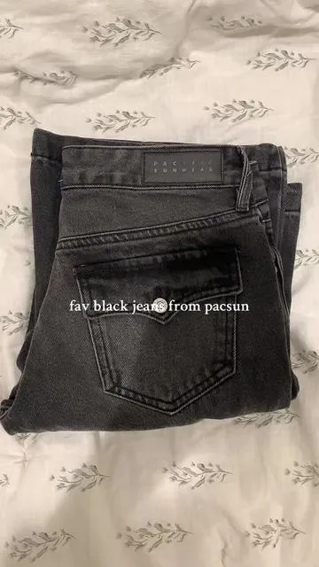 in loveee 🖤#pacsun #pacsunjeans #pacsunlowrisejeans @pacsun #jeans 