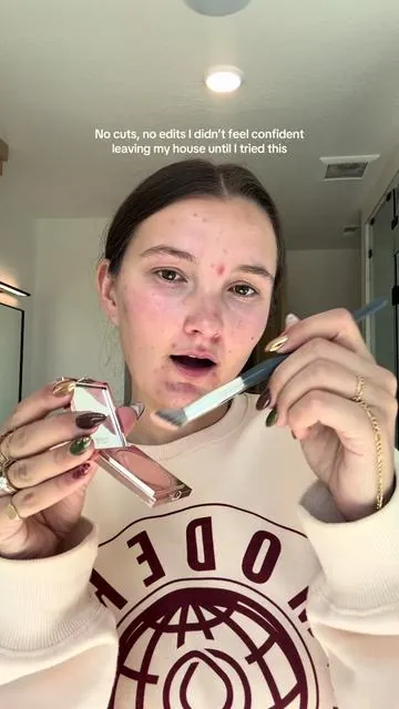 So thankful I found this. This is the only thing I’ve used that covers this up without a full face of makeup🙏 #skinhelp #colorcorrector #makeup #breakout #cccream @tarte cosmetics 