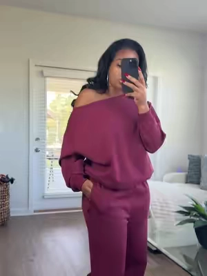 #joggerset #offtheshoulder #sweatsuit #twopiece 