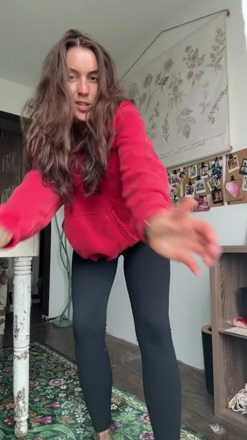 I LOVE this red! ALSO, I’m wearing a medium ☺️ #faiable #faiablehoodie #hoodie #sweaterweather #fallfashion #fallclothes #comfy #comfyclothes #cutehoodies #tiktokshop #inlove 