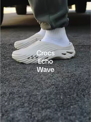 Love the echo wave 🐊 #futvollo #tiktokshopcreatorpicks #crocs #shoes #crocsgang 