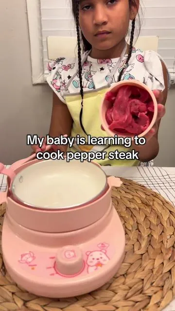 Today we are learning to cook pepper steak using our Montessori cooking set. #montessori #montessoritoys #fyp #foryoupage 