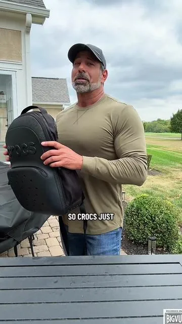 The Classic Crocs Backpack has 4 new color drops! These backpacks have large compartments and they’re very  durable! Click the shop link and grab yours today! . . #crocs #crocsbackpack #backpack #backpacks #travelbackpack 
