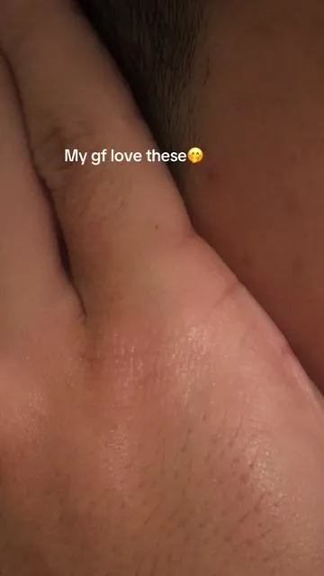 Oh I don’t have gf😭#menearrings #silverearring #tiktokshop #fypシ 