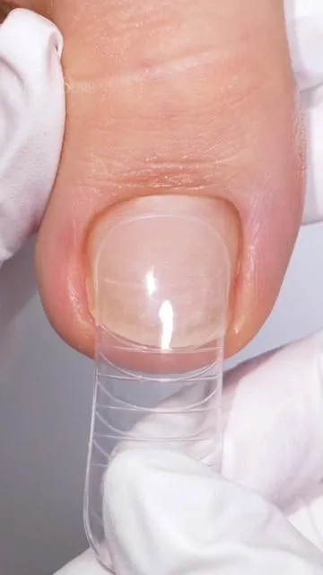 How to do big toe nails with polygel? Double form hack to cover it all! Using MelodySusie: 👉Nail Extension Gel 👉P-Art01R Mini Nail Lamp 👉SC300F Nail Drill Check my shop to try this hack!✨ #melodysusie #FallFreshness #toenail #nailtok #nailtools 