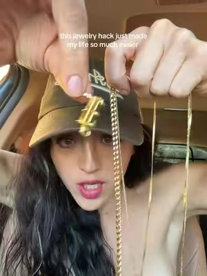 This just made my life so much easier #JewelryHack #JewelryStack #Accessories #tiktokshopcreatorpicks 