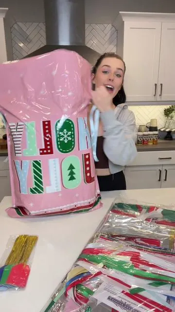 Gift Wrapping Bags Made Easy #GiftWrappingBags #HolidayGiftIdeas #ChristmasWrapping #FestiveBags #WrapItUp