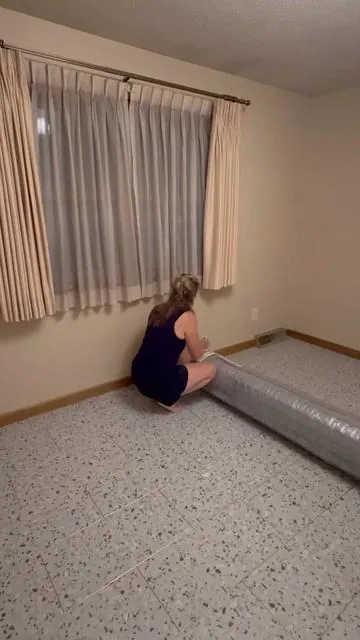 This hybrid mattress has a memory foam pillow top as well as springs.  It is super comfortable and super reasonable. #hybridmattress #mattress #mattresses #memoryfoammattress @SleepXpress Limited 