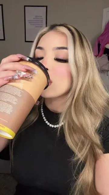 Hazelnut macchiato lip kit 👀🫦💕 #glamlitecosmetics #glamlitelipkit #lipkit #coffee 