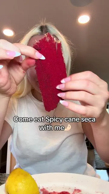 Come munch on my favorite snack spicy carne seca 🔥  #carneseca #spicybeefjerky #fyp #foryoupage #ugccreator 