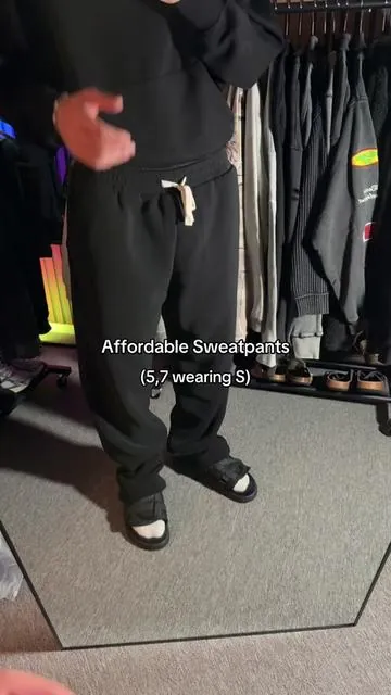 Perfect for the fall🍂 #sweatpants #pants #affordablefashion #baggypants #fallfashion 