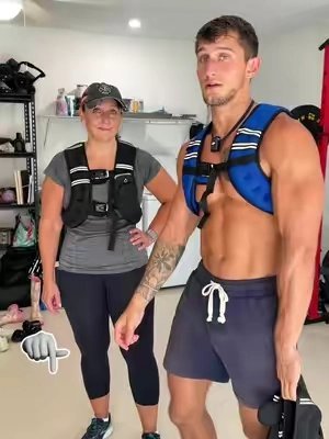 Yes! The weight vests come in different colors too. Got myself a new 12lb blue vest. Great for long walks, jogging, and bodyweight exercises. Will help you get in shape fast. ZELUS makes the best weight vests, that’s why I’ve got so many. Choose the weight that’s right for you. The link is in the bottom left corner of the video. #weightvest #zelusweightedvest #tiktokshopfalldealsforyou 
