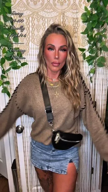 It’s giving bougie boutique 💁🏼‍♀️✨The contrast stitching/binding on this oversized sweater is such a unique detail that completely elevates this look—I’m definitely going to need more colors of this boutique style sweater ✨ #womenssweater #oversizedsweater #sweaters #fallfashioninspo #boutiquefashion 