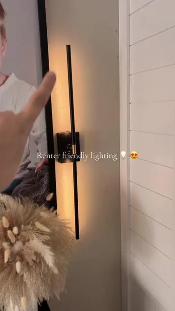 Renter friendly wall sconces😍 #batteryoperatedwallsconce #wallsconce #elevateyourhome #homedecor #lighting 