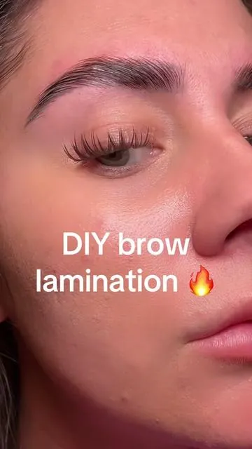 DIY brow lamination!! Y’all it’s so easy to do at home. I’m a cosmetologist and I highly recommend trying this luxe kit . #diybrowlaminationkit #brownlamination #lashliftandtint #diylashlift 