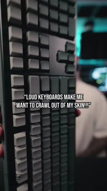 If you like the look of mechanical keyboards but don’t want the sound this is the Epomaker th108 which is a true full size keyboard! Not many true full size keyboards out there that come with silent switches stock so at this price this is a pretty rare find! Perfect for a office keyboard or work keyboard if you have work neighbors around you! #silentkeyboard #officekeyboard #fullsizekeyboard #mechkeebs #epomakerth108 