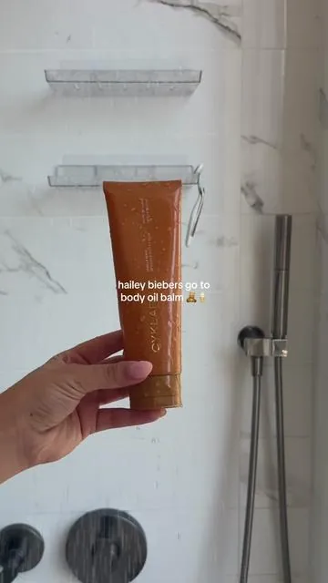 this deserves an award 🍨 @Claudia Sulewski @CYKLAR #cyklar #vanillaverve #haileybieber #tiktokshopcreatorpicks 