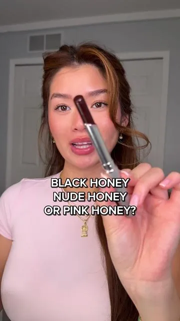 which honey are you? 🍯✨ @Clinique black honey, nude honey, and pink honey almost lipstick + lip oil **not sponsored #blackhoney #clinique #lipstick #makeup #viralmakeup 