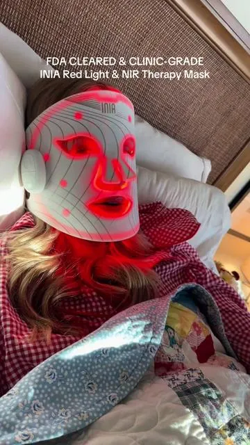 10000000/10 @INIA BeautyCraft #redlighttherapy #nirtherapy #antiagingroutine #antiagingtips #redlightmask 