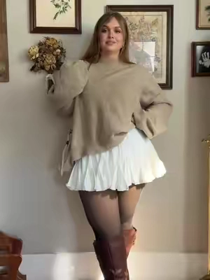 This skirt is so cute n fun n flirty and omg im obsessed.  Wearing the xl. I’m a 14/16 and it’s perfect 🥰 #fallfashion #midsizefashion #plussizefashion #falloutfits #skirtoutfits 