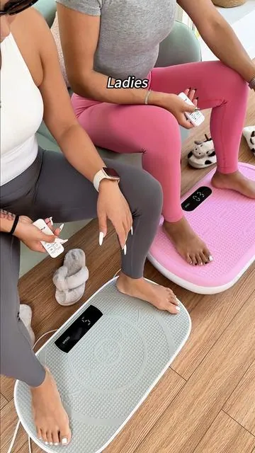 I'm LIVE now to help you choose!!💕💕 #merach #fitness #vibrationplate
