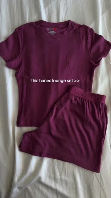 on sale until 10/19 and theyre giving away a free gift with every purchase! 🥰 #hanes #loungewear #pajamas #pj #loungeset @Hanes 
