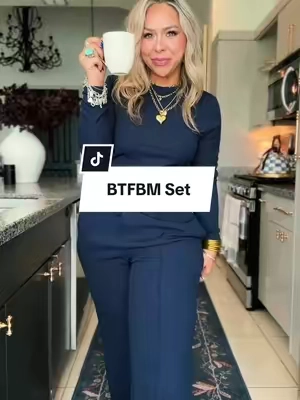 Two-piece set = Instant Outfit 👌🏼You’re welcome! #2pieceset #2piecesets #tiktokshopcreatorpicks #tiktokshopblackfriday #tiktokshopcybermonday @btfbm_us @btfbm_shop 
