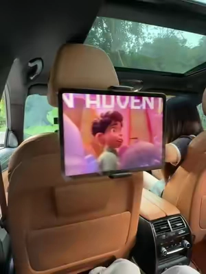 #ipadholder A great thing to free your hands #ipadholderforcar #phonemount #drivingsafety #freehands 