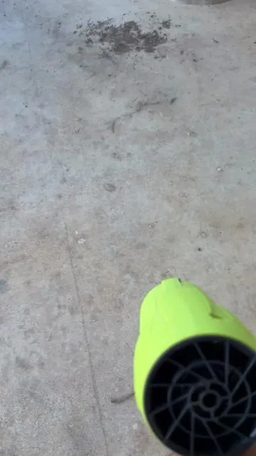 This handheld blower is amazing! 