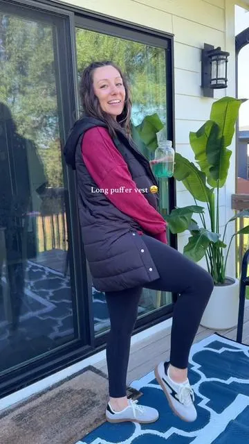 #puffervest #puffervestoutfits #falljacket #momoutfit #momoutfits 