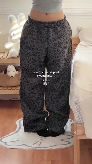 the most comfiest and cutest sweats <3 #comfrt #sweatpants #baggysweatpants 
