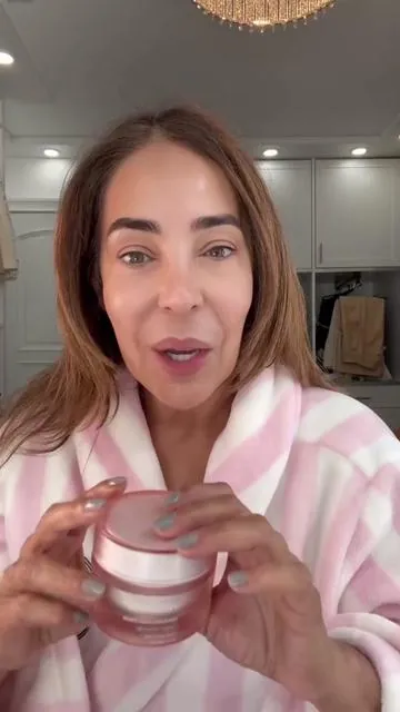 Si buscas una crema con efecto lifting y piel sin filtro, esta de Medicube te va a encantar 😍✨ Triple Collagen Cream 💕 deja la piel firme, suave y luminosa desde la primera aplicación. @medicube global #triplecollagencream #beautytok #beautytok #Medicube #glowyskin 