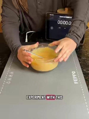 Replying to @alicia let’s do a science experiment 👩‍🔬🧪#hostessproblems #hostesstiktok #thanksgiving #thanksgivingdinner #hosting 