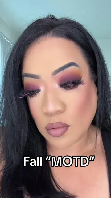 I love me some “Fall makeup” #motd #makeup #lotd #fallmakeup #makeuptransformation 