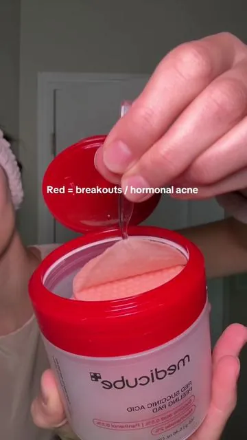 @medicube global trio bundle is the best money l've ever spent. ❤️Red = hormonal acne / breakouts 💙Blue = large pores / sebum 💛Yellow = post acne marks #medicube #medicubetiktokshop #medicubesuperbrandday #superbrandday #glassskin 