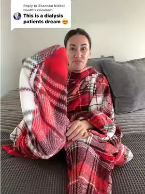 Replying to @Shannon Nichol Booth —- such a great idea. My neighbor is going through dialysis and this made such a great gift. thank you a million times for leaving your comment  ##dialysiswarrior##coldfeet##footblanket##blanketlife##feetwarmers