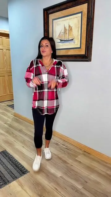 I’m 4’11 Wearing Small 😀 #longsleeve #longsleeveshirt #falllooks #plaid #falloutfits 