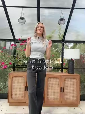 Baggy in the right places and fitted in the right places! #risenjeans #blackbaggyjeans #wildoakboutique #tiktokshopcreatorpicks #tiktokshopblackfriday 