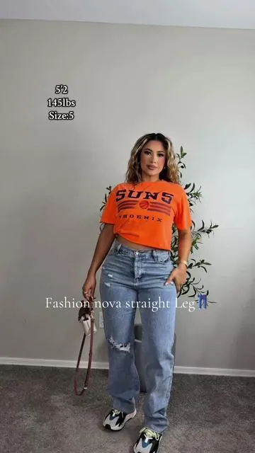 They fit just like a 🧤! 10/10 😘😮‍💨👌🏽 @Fashion Nova  #fashionnova #ootd #highrisejeans #rippedjeans #womensfashion 