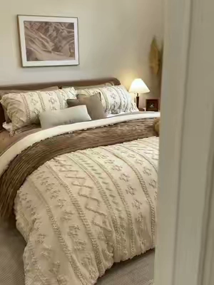 So fluffy comforters! New soft bed comforter!Like grandma used to make 😍#boho #bedroom #comforter #comforterset #duvet #soft#bedroomvibes#cozyvibes#StripesInStyle#anxiety#bedsure#BedsureBlanket#coolingsheets#OMG#fyp#FallFreshness#TikTokShopfalldealsforyou#GetReadyforFashionWeek#TikTokShopRestock#comforter#beddingset