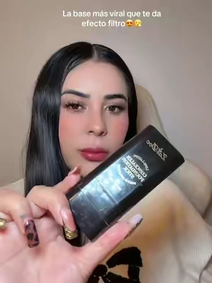 Omg estoy tan sorprendida por la cobertura de esta base me tapa todas mis imperfecciones y lo mejor es su precio 🤩😍#basedemaquillaje #zaidoc #makeup #maquillajetutorial 