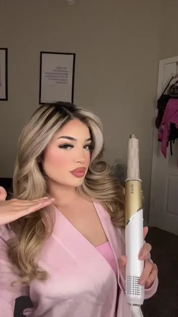 Stop this is my favorite now✨👀😩 #shark #sharkairwrap #blowout #airwrap #hairtutorial 