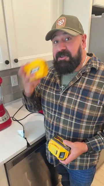 Convertidor de corriente para baterías DEWALT 